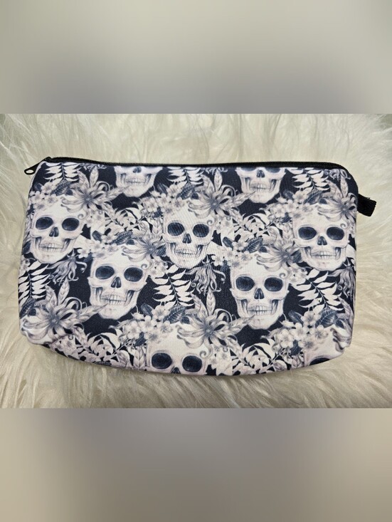 Handbags - 🖤☠️Floral Skull Makeup & Travel Cosmetic Bag (NWOT)